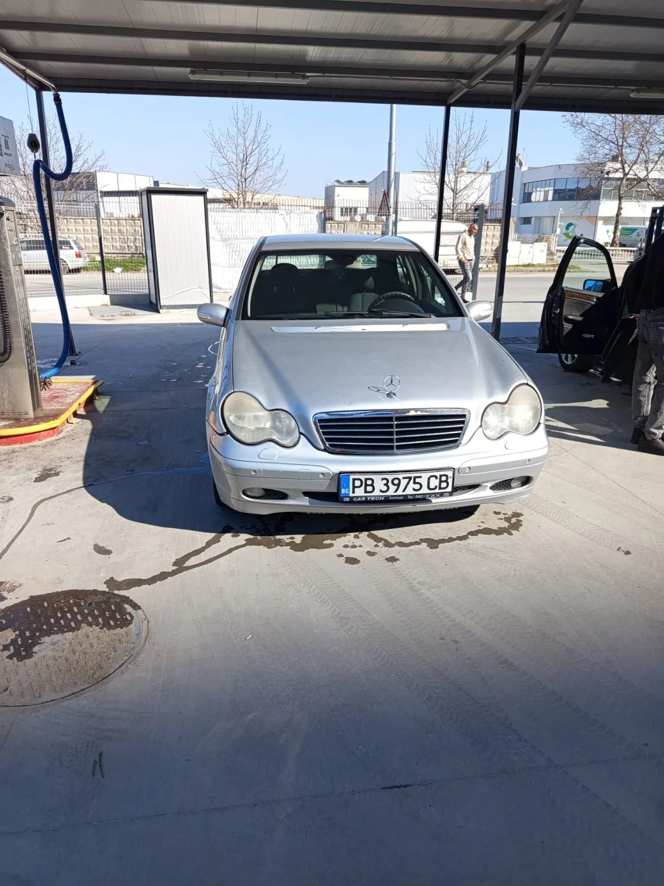 Mercedes-Benz C 220, снимка 2 - Автомобили и джипове - 54007187