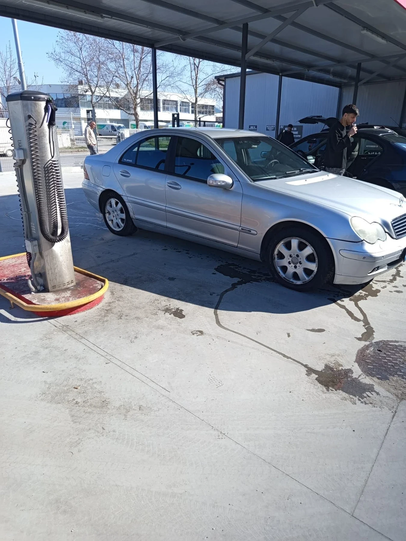 Mercedes-Benz C 220, снимка 3 - Автомобили и джипове - 54007187