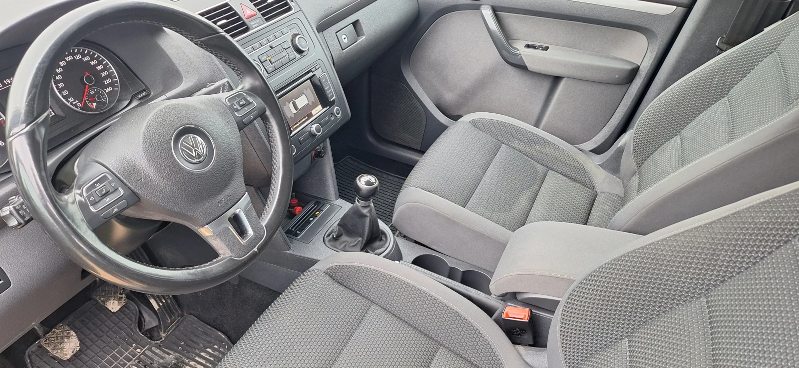 VW Touran 2, 0TDI Уникат!!!, снимка 6 - Автомобили и джипове - 54087722