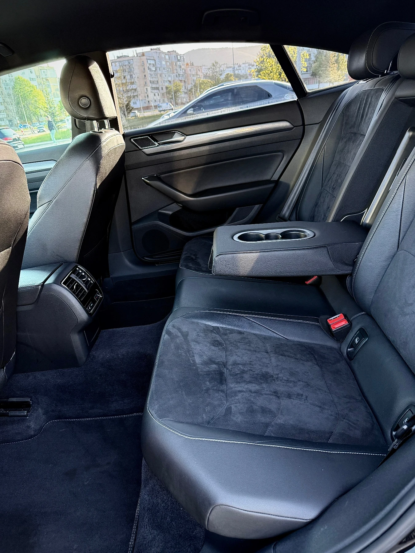 VW Arteon 2.0 TDI 150 к.с., снимка 7 - Автомобили и джипове - 54101518