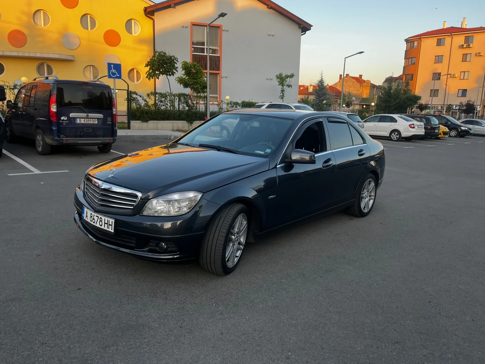 Mercedes-Benz C 200, снимка 3 - Автомобили и джипове - 54212410