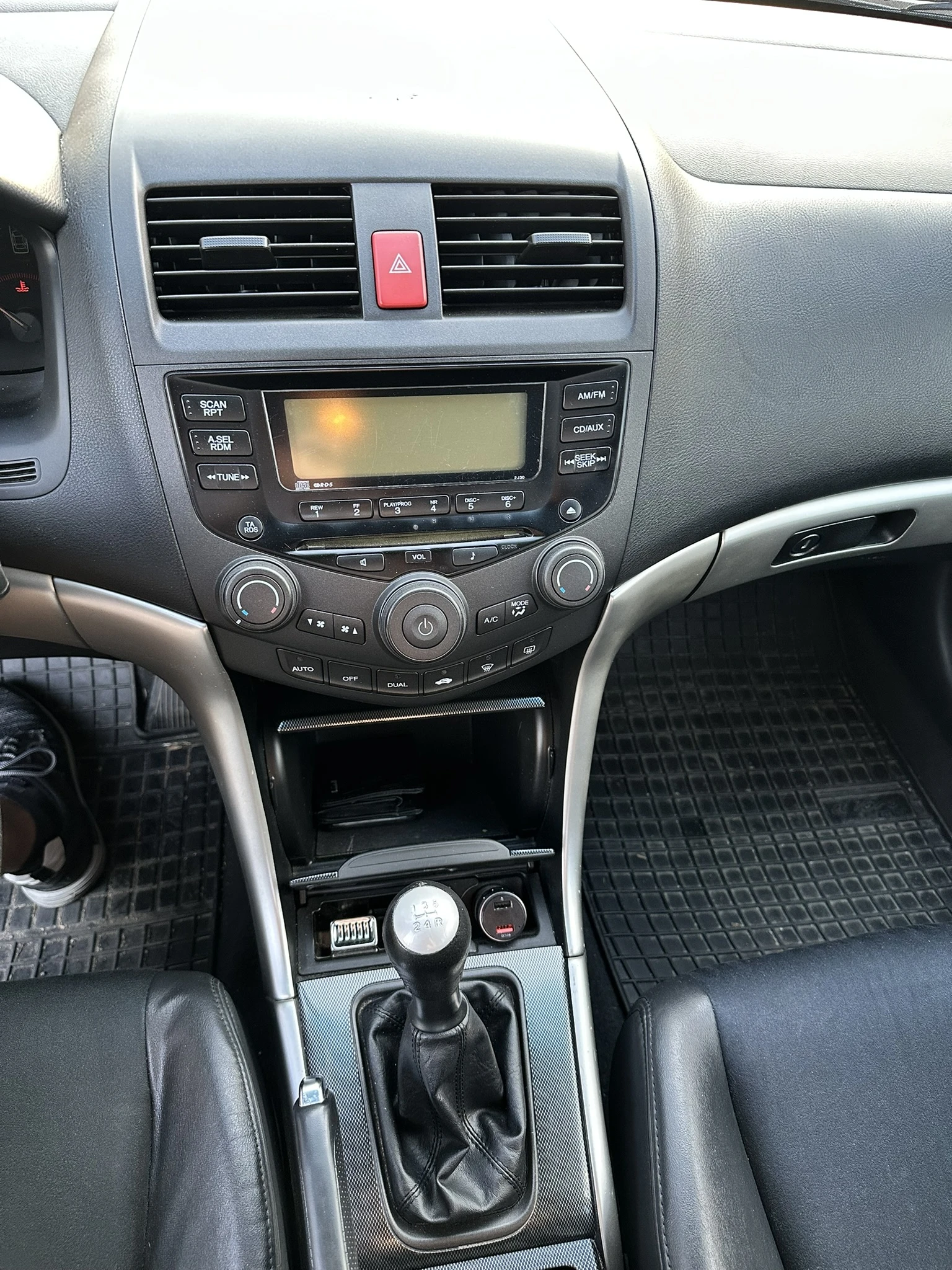 Honda Accord 2.0 V-tec LPG, снимка 10 - Автомобили и джипове - 54421460