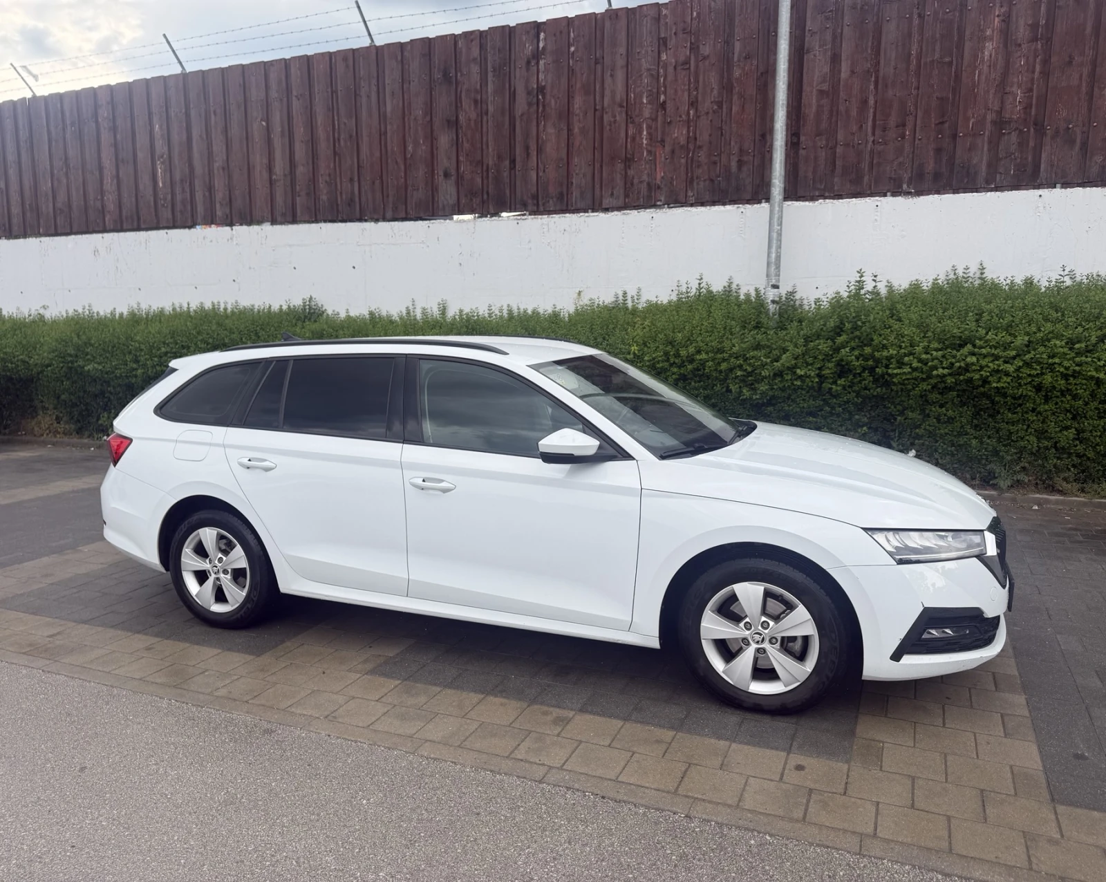 Skoda Octavia 2.0TDI, снимка 4 - Автомобили и джипове - 54633146