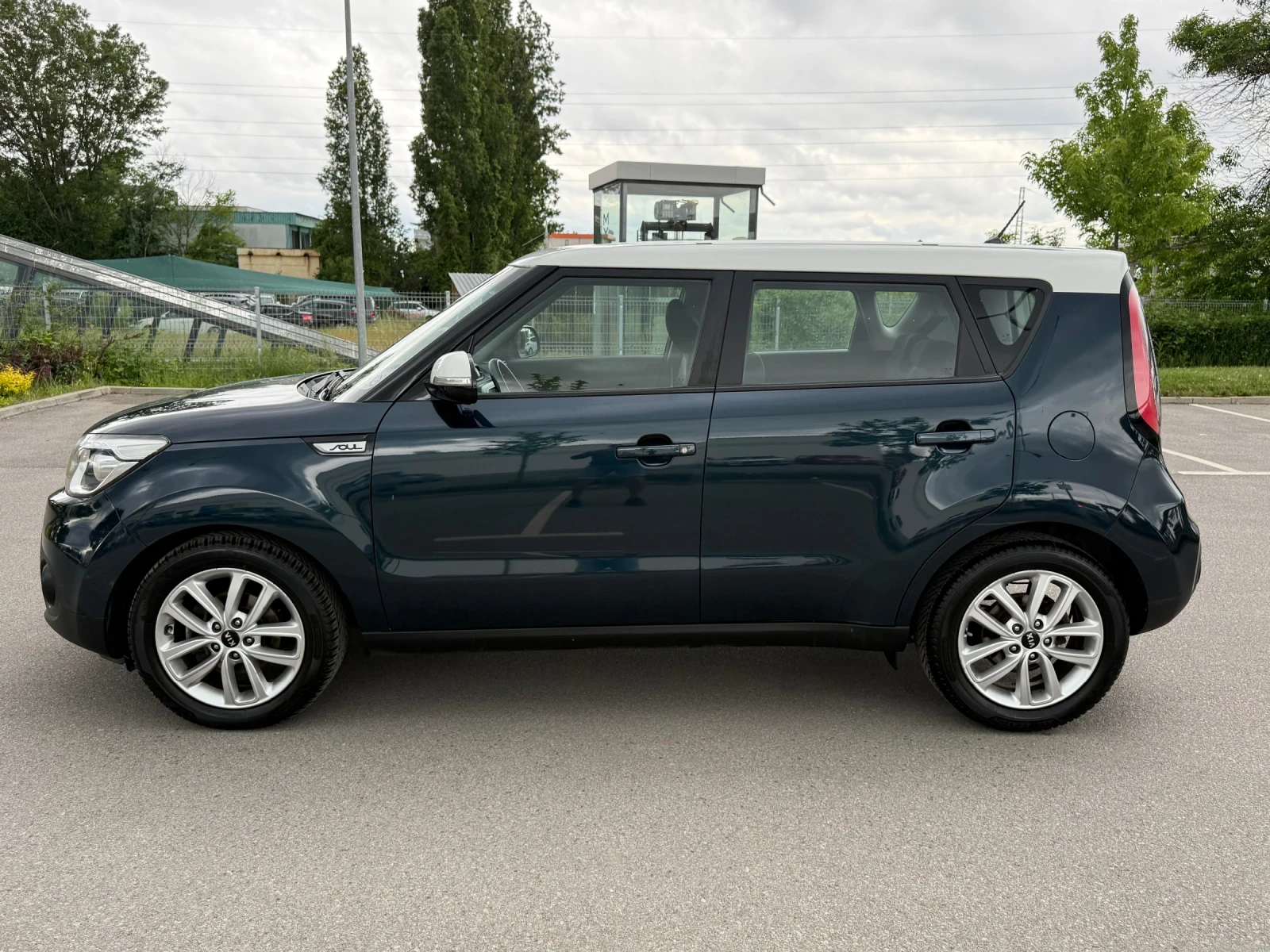 Kia Soul * 1.6CRDI* CAMERA* EURO6* КАТО НОВА* , снимка 8 - Автомобили и джипове - 54651913