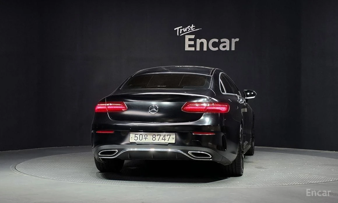 Mercedes-Benz E 220, снимка 4 - Автомобили и джипове - 55476691