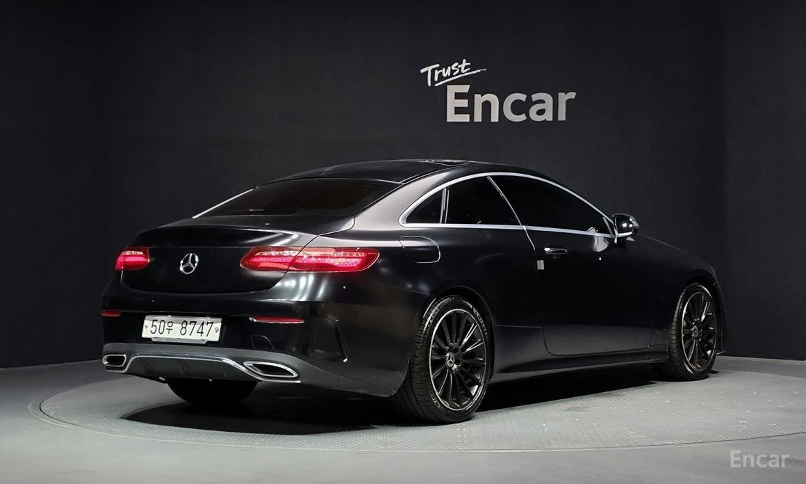 Mercedes-Benz E 220, снимка 2 - Автомобили и джипове - 55476691