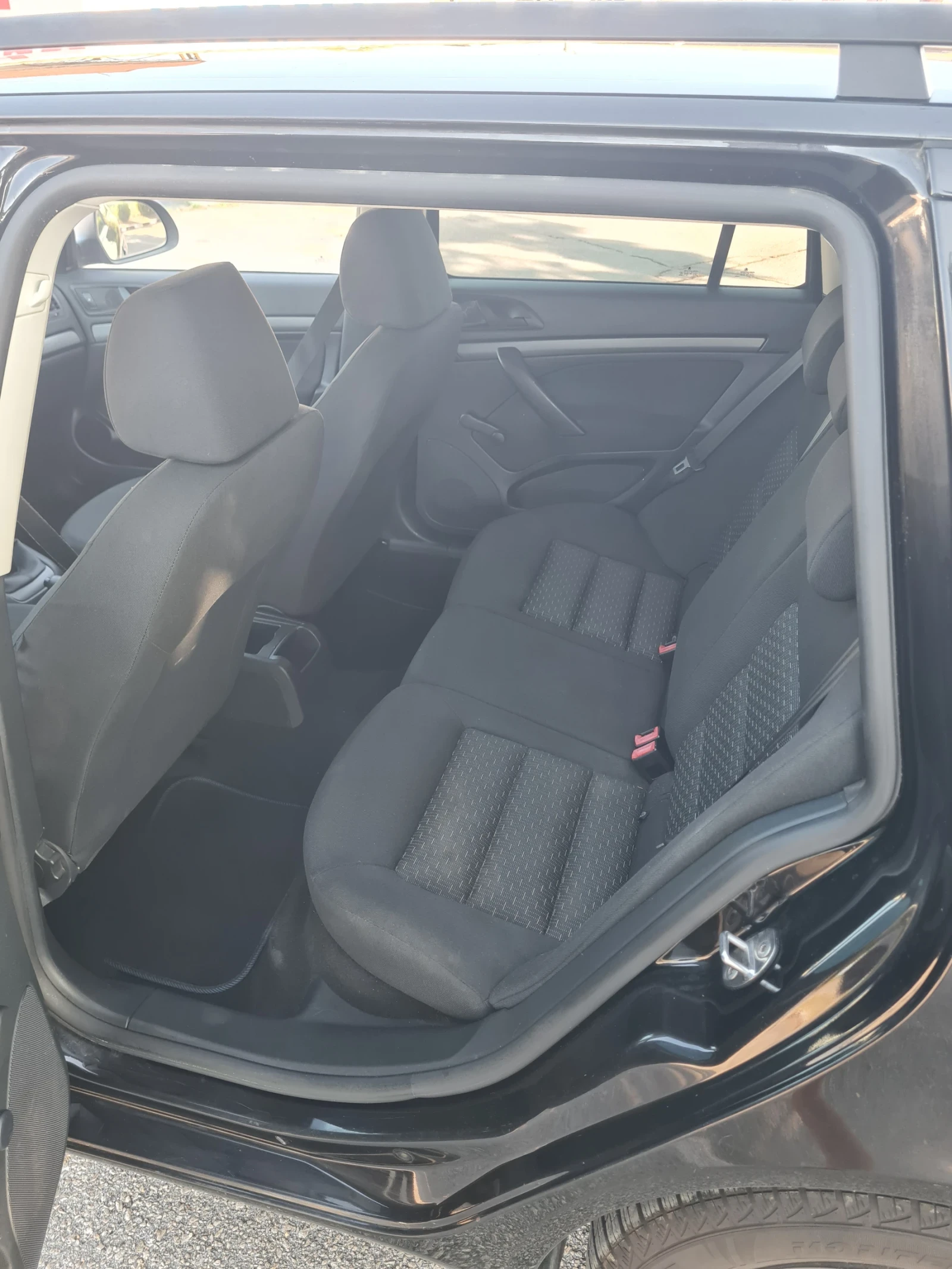 Skoda Octavia 1.6 TDI 105к.с. 2011г. Евро 5 , снимка 5 - Автомобили и джипове - 55632853