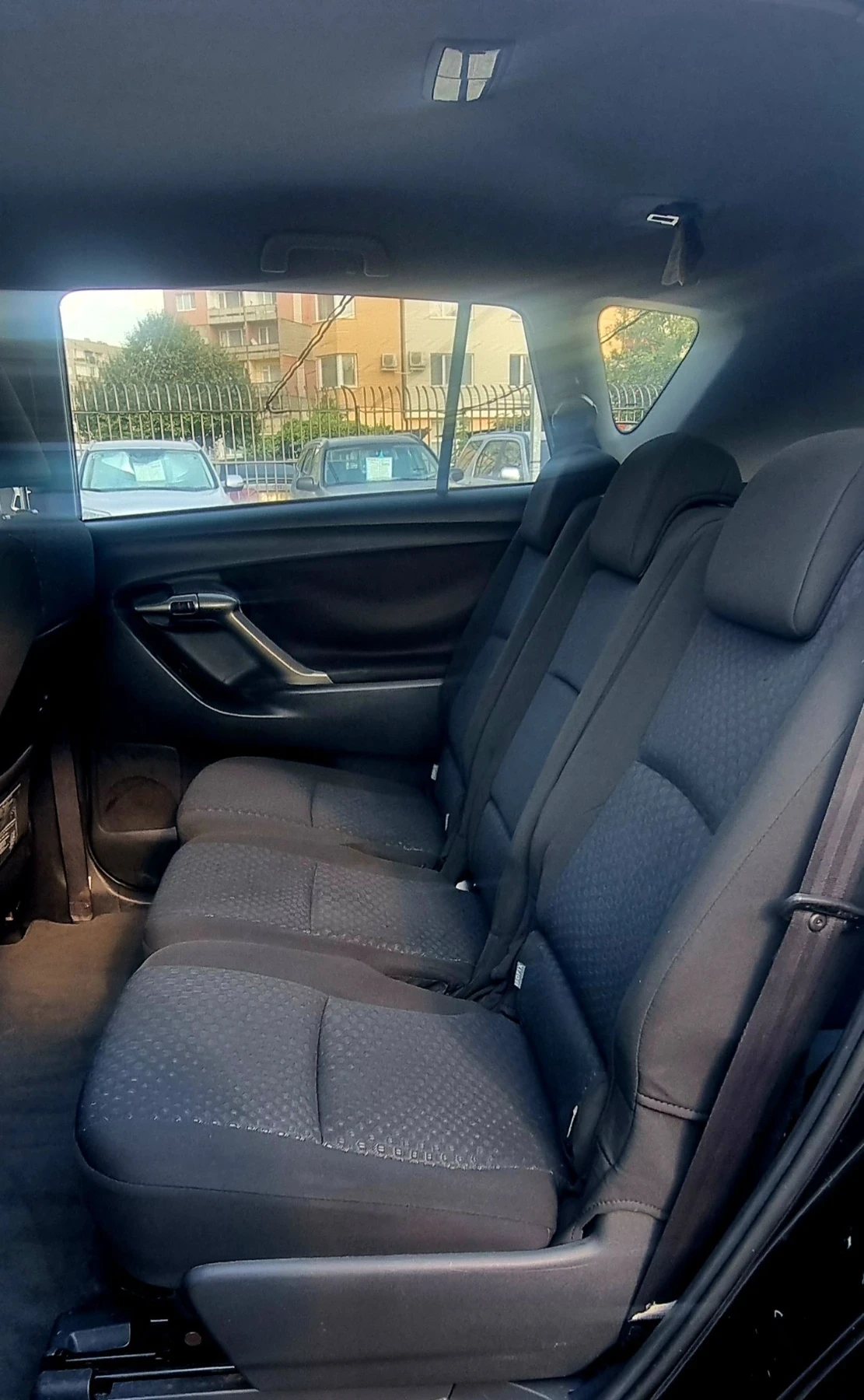 Toyota Verso 1.8  VALVE MATIC!, снимка 10 - Автомобили и джипове - 55650599
