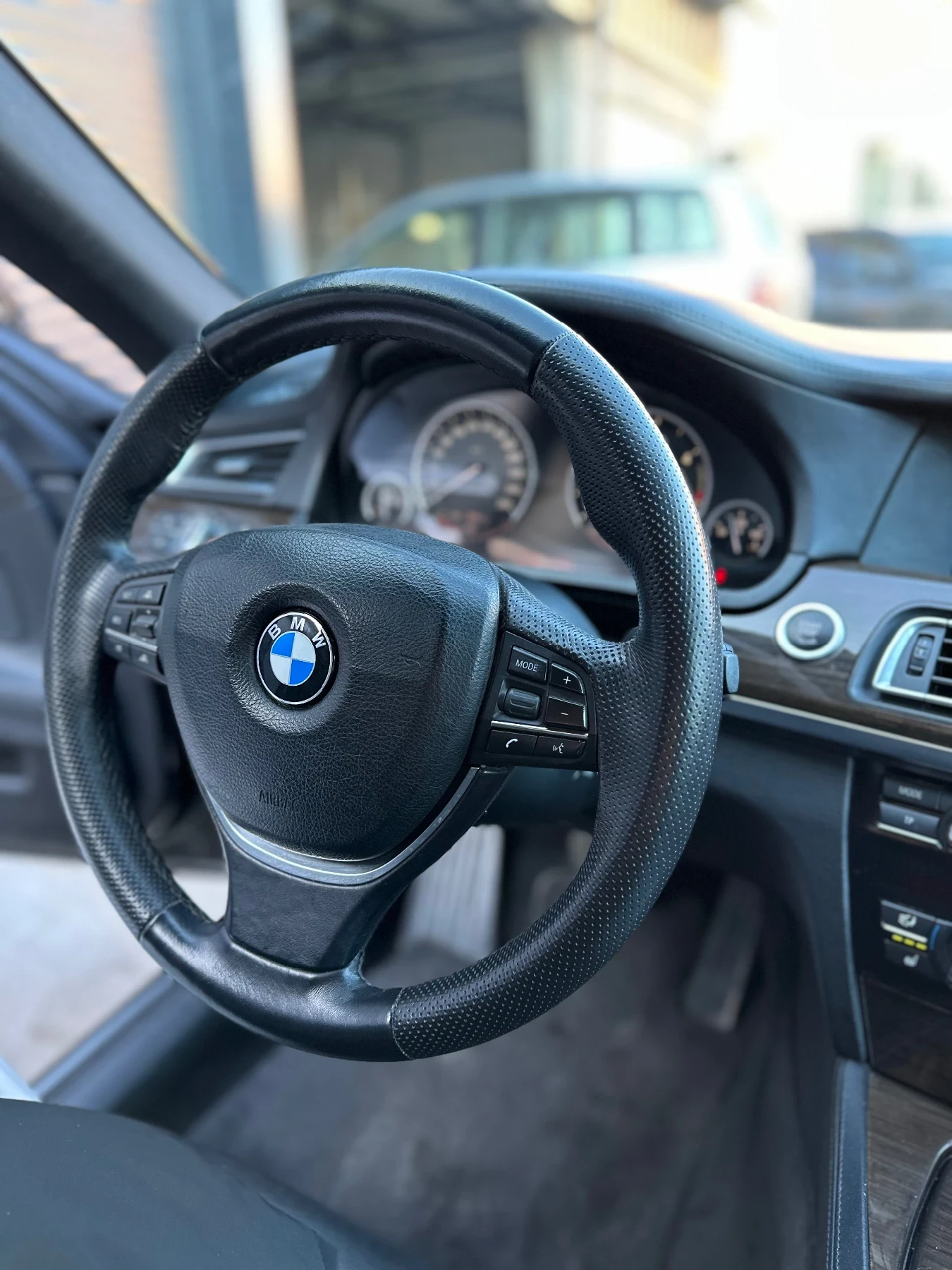 BMW 730, снимка 14 - Автомобили и джипове - 55651457