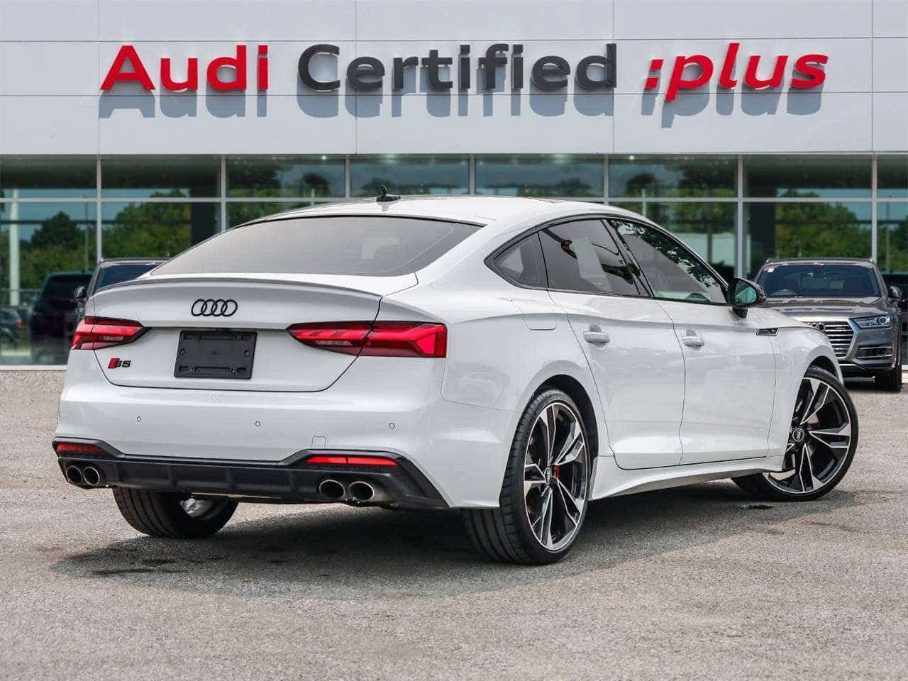 Audi S5 Technik | 20  Wheels | Carbon |  CARFAX, снимка 2 - Автомобили и джипове - 55663852