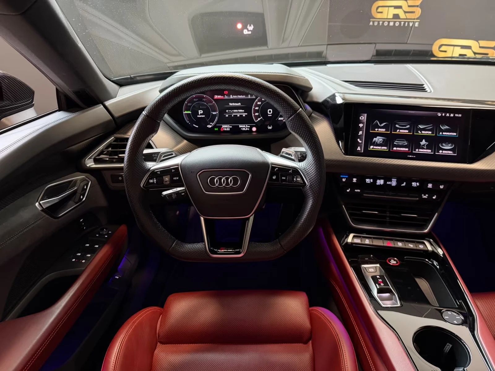 Audi E-Tron GT RS/QUATTRO/598HP/360/PANO/MATRIX/CARBON/788z, снимка 10 - Автомобили и джипове - 55704133