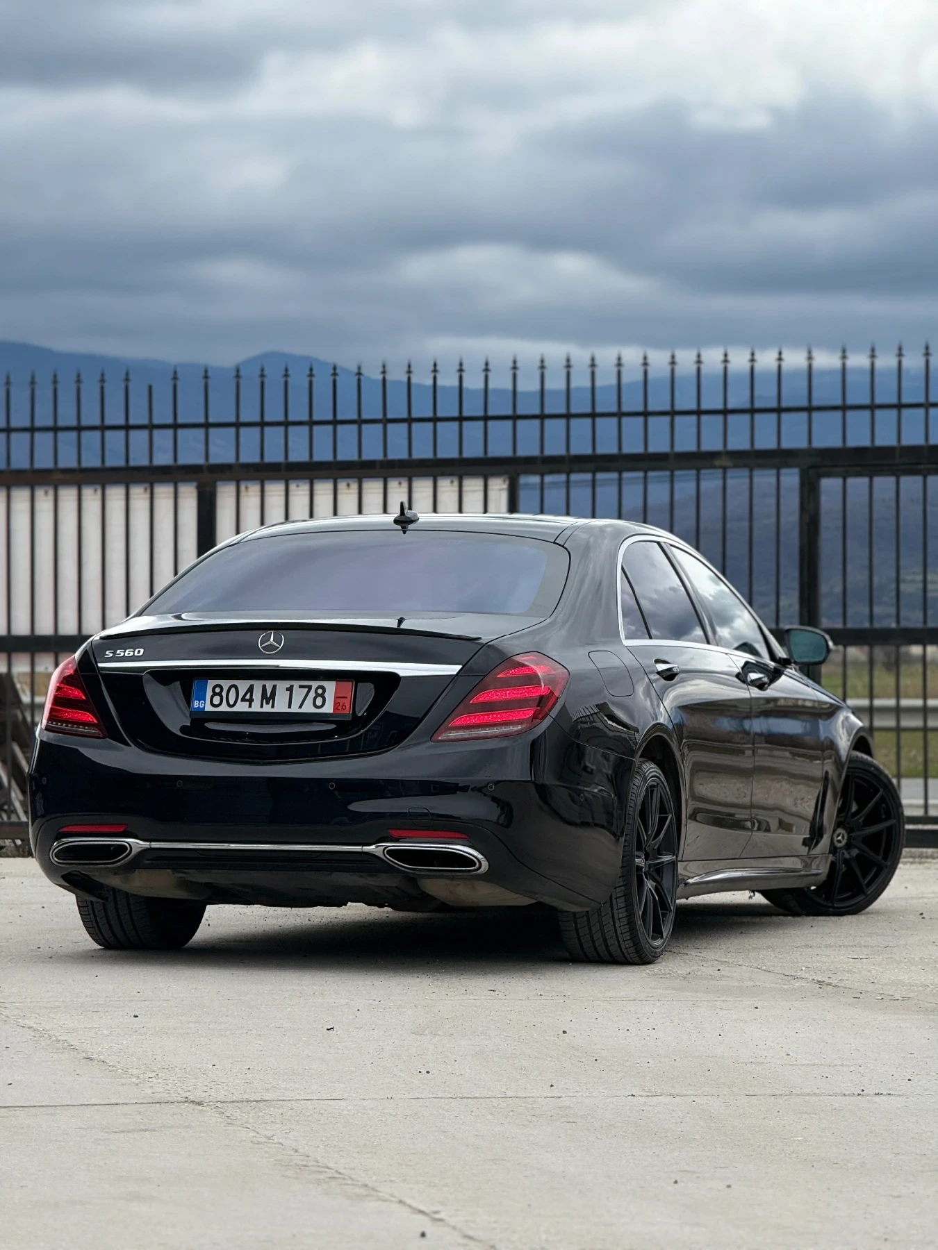 Mercedes-Benz S 560 FULL/AMG//3хTV/ЛИЗИНГ, снимка 4 - Автомобили и джипове - 56088390
