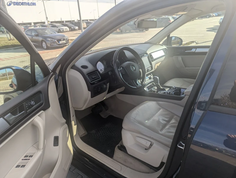 VW Touareg, снимка 6 - Автомобили и джипове - 48873437