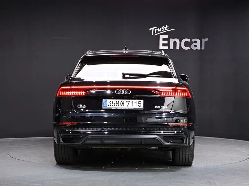 Audi Q8 55 TFSI Quattro Premium| 340к.с.| ВКЛ.ТЕХНОТЕСТ, снимка 4 - Автомобили и джипове - 55298997