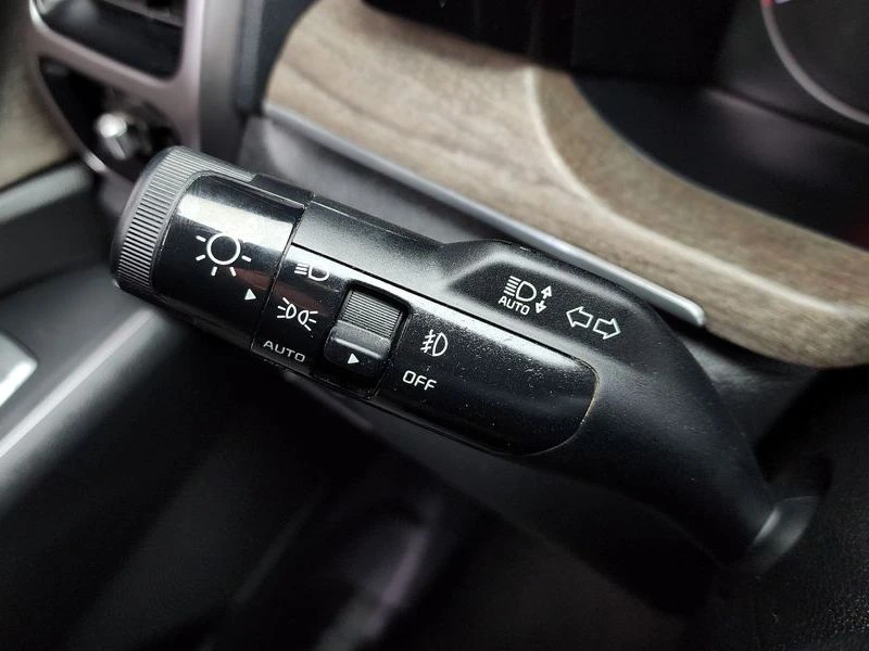 Kia Sorento 2.2 Automatic, снимка 9 - Автомобили и джипове - 55579837