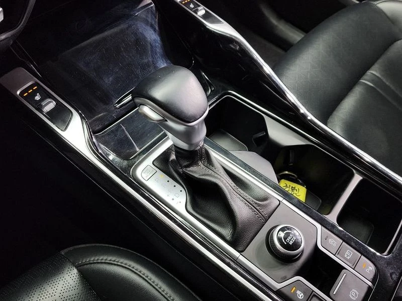Kia Sorento 2.2 Automatic, снимка 13 - Автомобили и джипове - 55579837