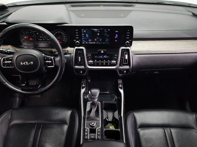 Kia Sorento 2.2 Automatic, снимка 11 - Автомобили и джипове - 55579837