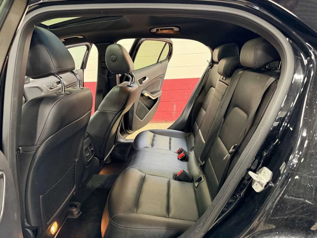 Mercedes-Benz GLA 250 4MATIC* ФИКСИРАНА ЦЕНА* , снимка 11 - Автомобили и джипове - 54157440