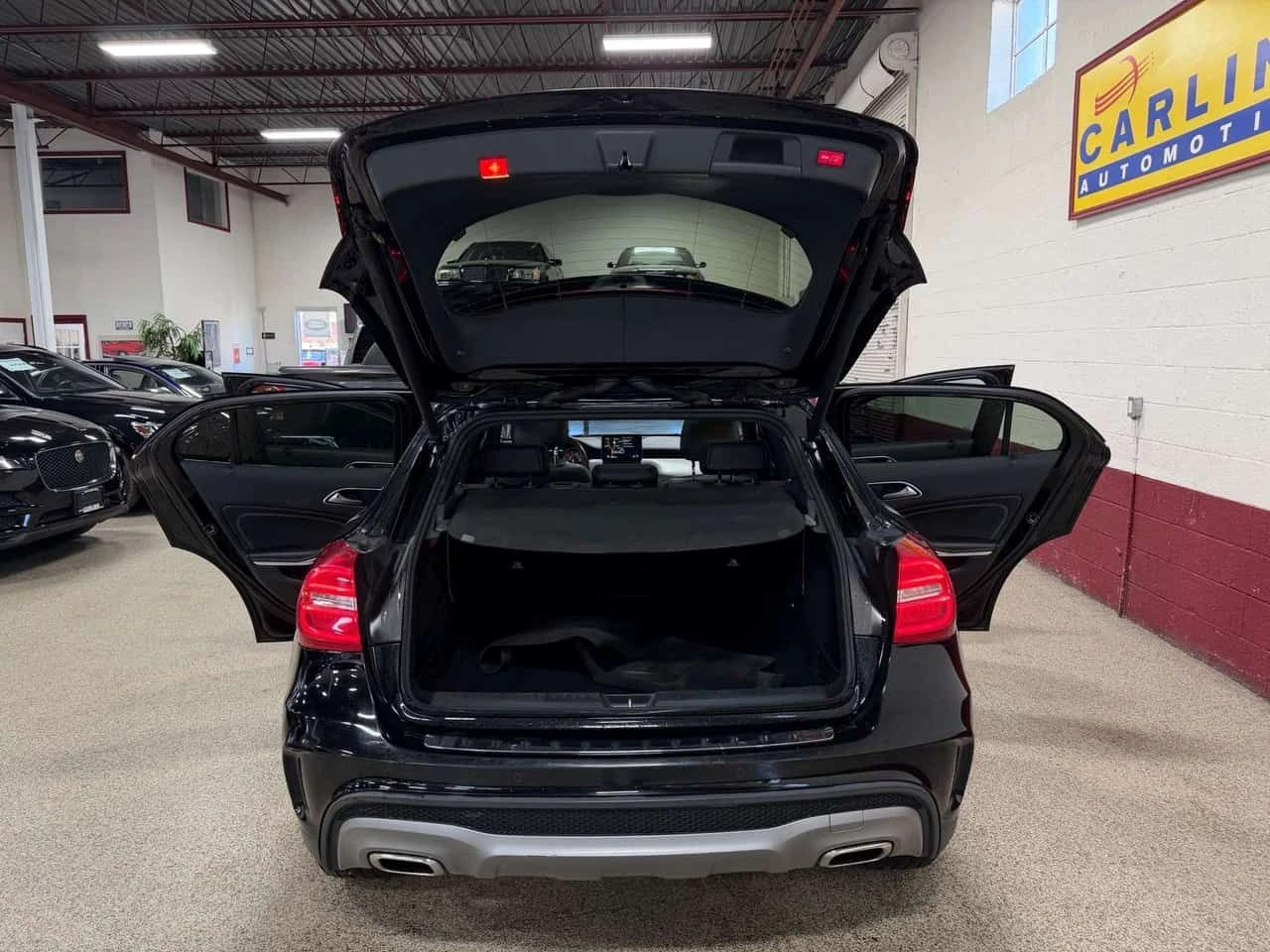 Mercedes-Benz GLA 250 4MATIC* ФИКСИРАНА ЦЕНА* , снимка 9 - Автомобили и джипове - 54157440