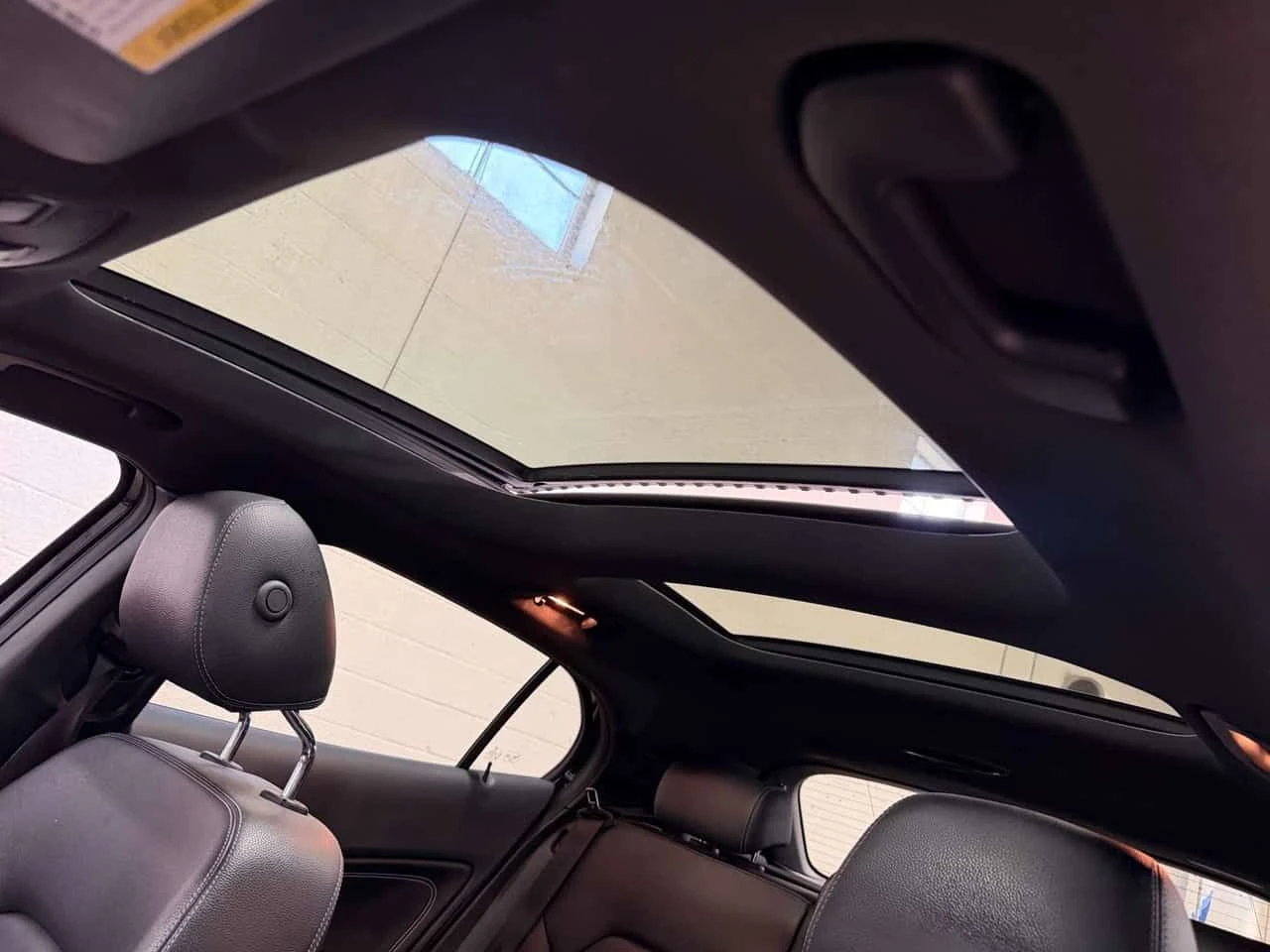 Mercedes-Benz GLA 250 4MATIC* ФИКСИРАНА ЦЕНА* , снимка 17 - Автомобили и джипове - 54157440