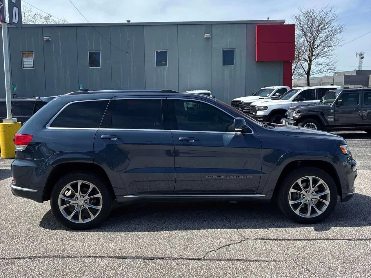 Jeep Grand cherokee * Summit * PANO* KEYLESS* ПОДГРЕВ* , снимка 3 - Автомобили и джипове - 54248985
