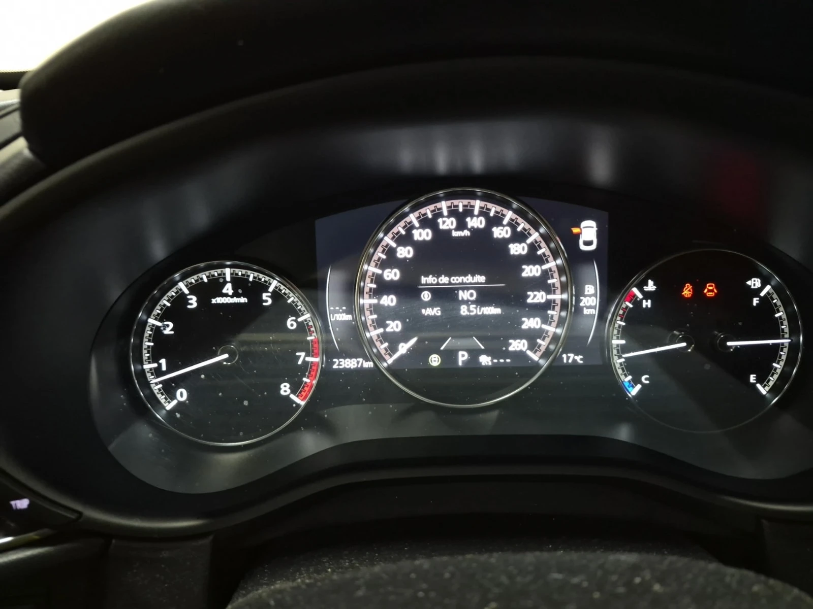Mazda CX-30  GS / ЗАДНА КАМЕРА / ЦЕНА ДО БЪЛГАРИЯ, снимка 12 - Автомобили и джипове - 55825068