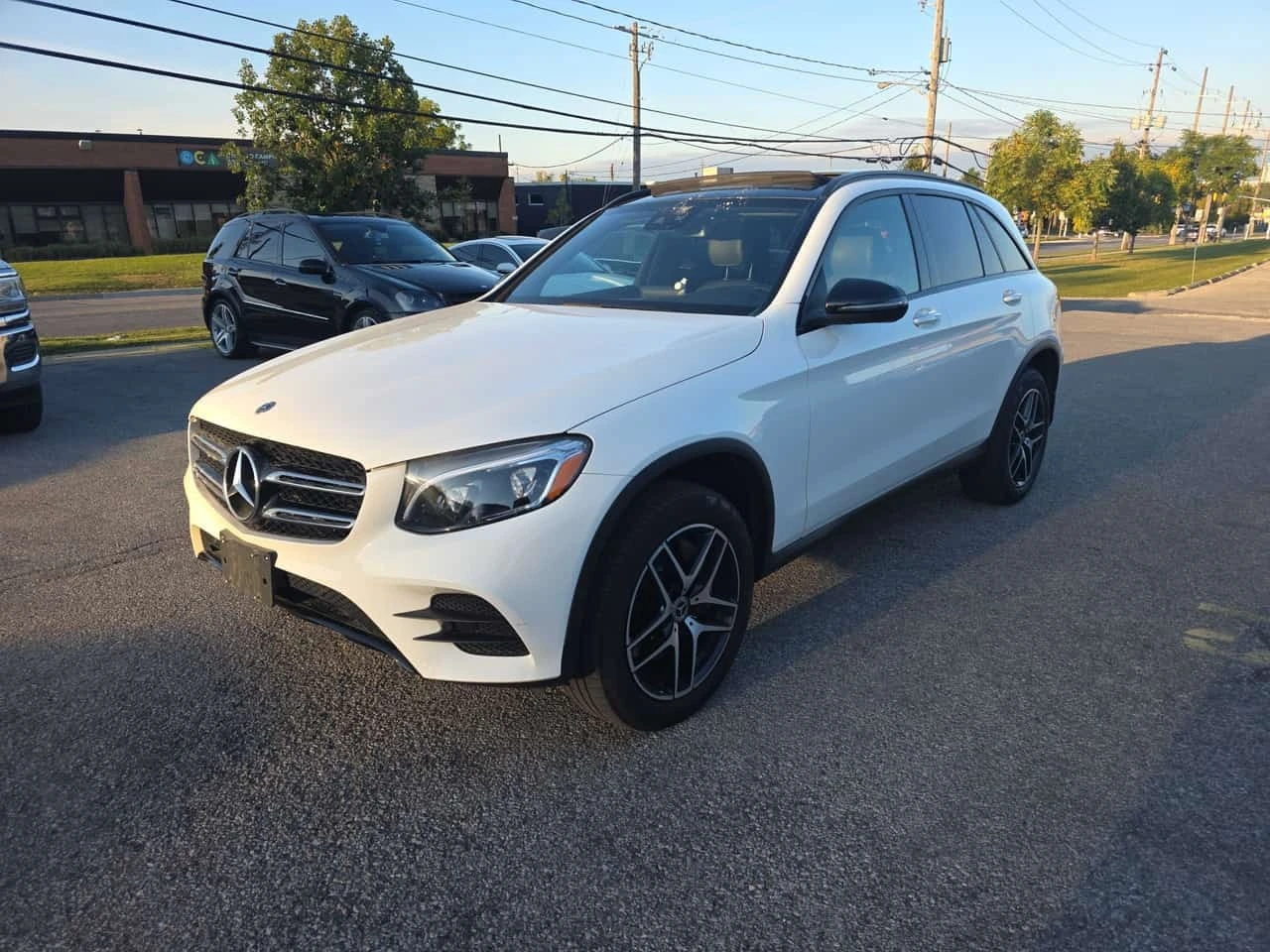 Mercedes-Benz GLC 300 * CARFAX * ОПЦИЯ ЗА ФИНАНСИРАНЕ