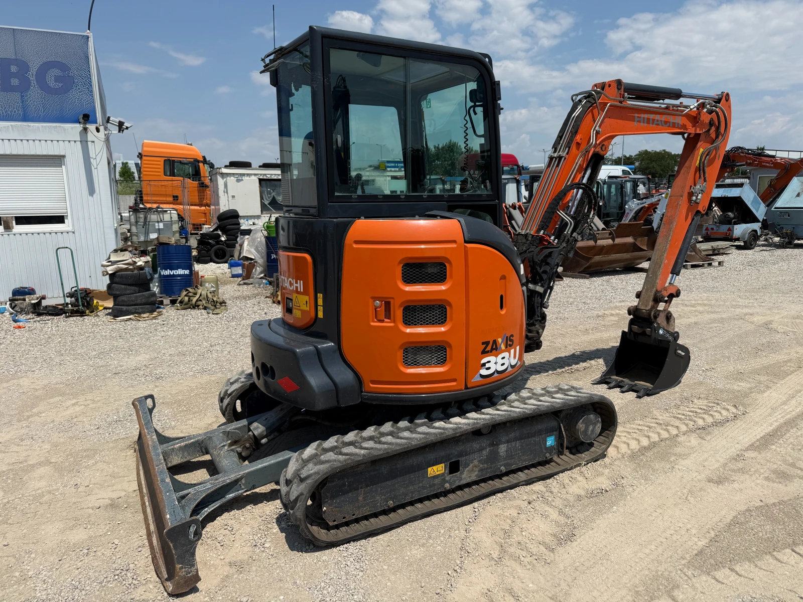 Багер Hitachi ZX 38U-6, снимка 9 - Индустриална техника - 55069674