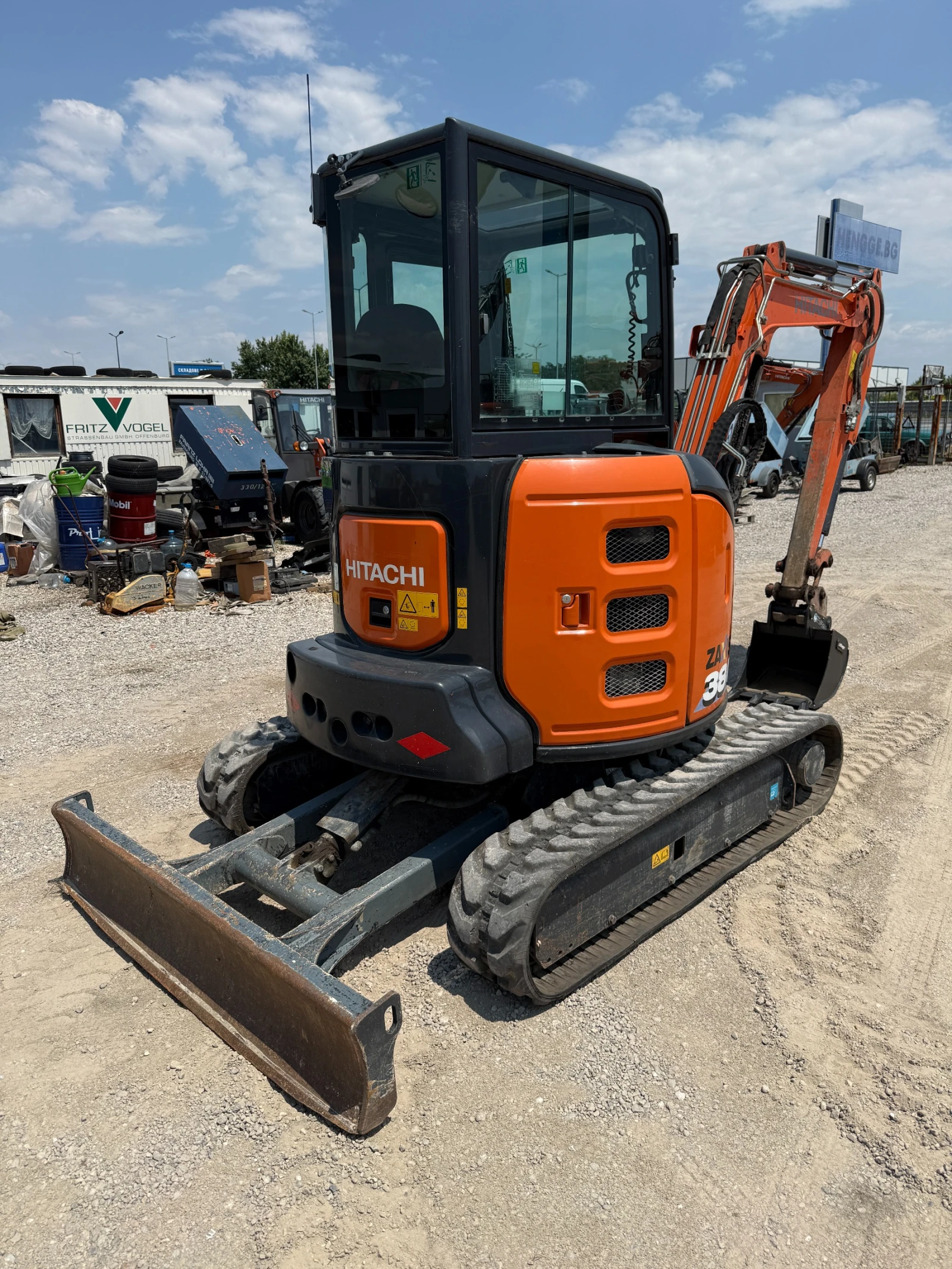 Багер Hitachi ZX 38U-6, снимка 10 - Индустриална техника - 55069674