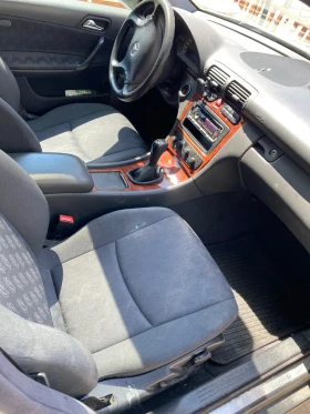 Mercedes-Benz C 180, снимка 7