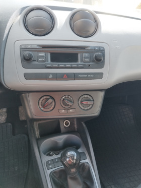 Seat Ibiza, снимка 5 - Автомобили и джипове - 45858496