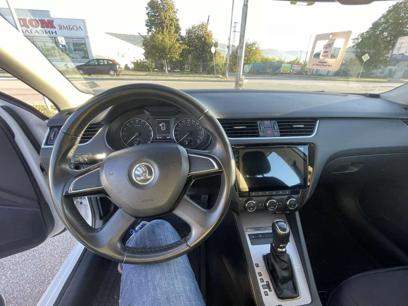 Skoda Octavia 1.6 DSG, снимка 7 - Автомобили и джипове - 47574289