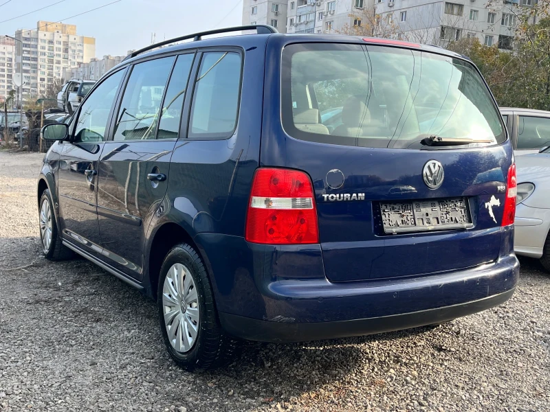 VW Touran 1.6 Бензин, снимка 6 - Автомобили и джипове - 48369009