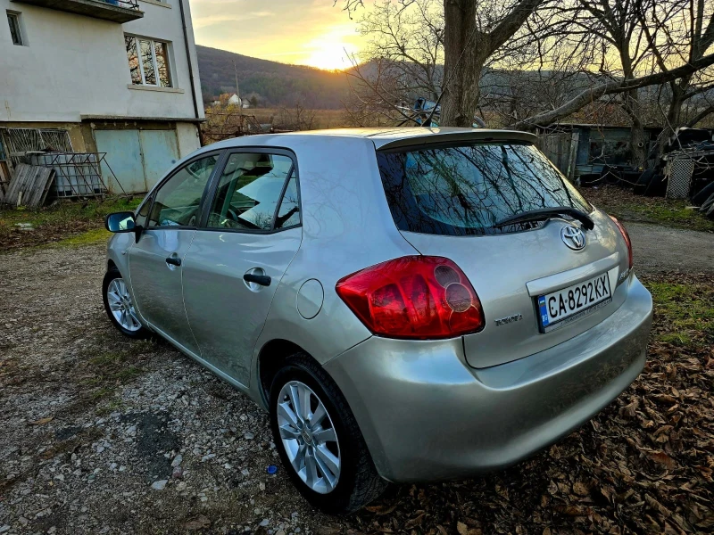 Toyota Auris 1, 4D 2006, снимка 3 - Автомобили и джипове - 48400072