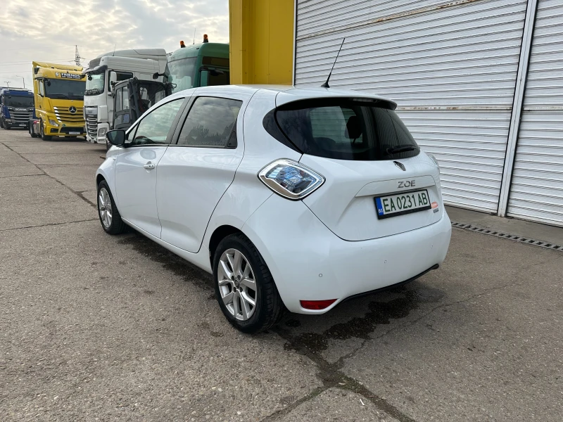 Renault Zoe, снимка 4 - Автомобили и джипове - 48702221