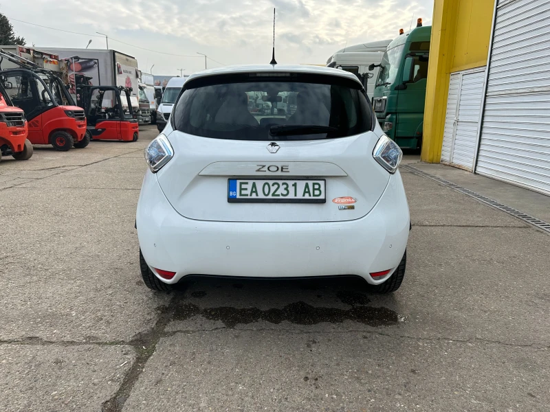 Renault Zoe, снимка 3 - Автомобили и джипове - 48702221