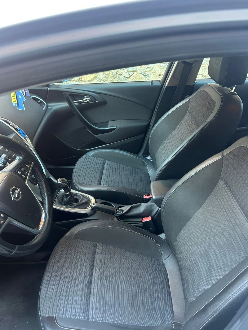 Opel Astra Sport Tourer, снимка 6 - Автомобили и джипове - 52327286