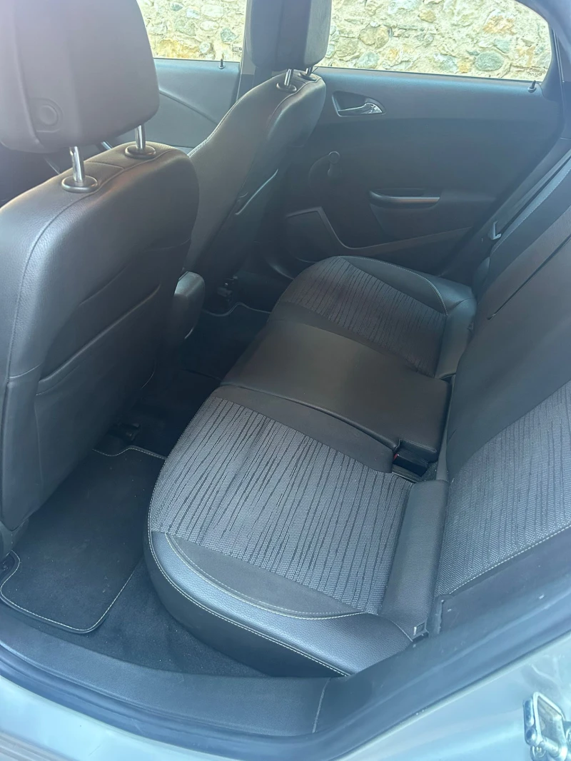 Opel Astra Sport Tourer, снимка 7 - Автомобили и джипове - 52327286