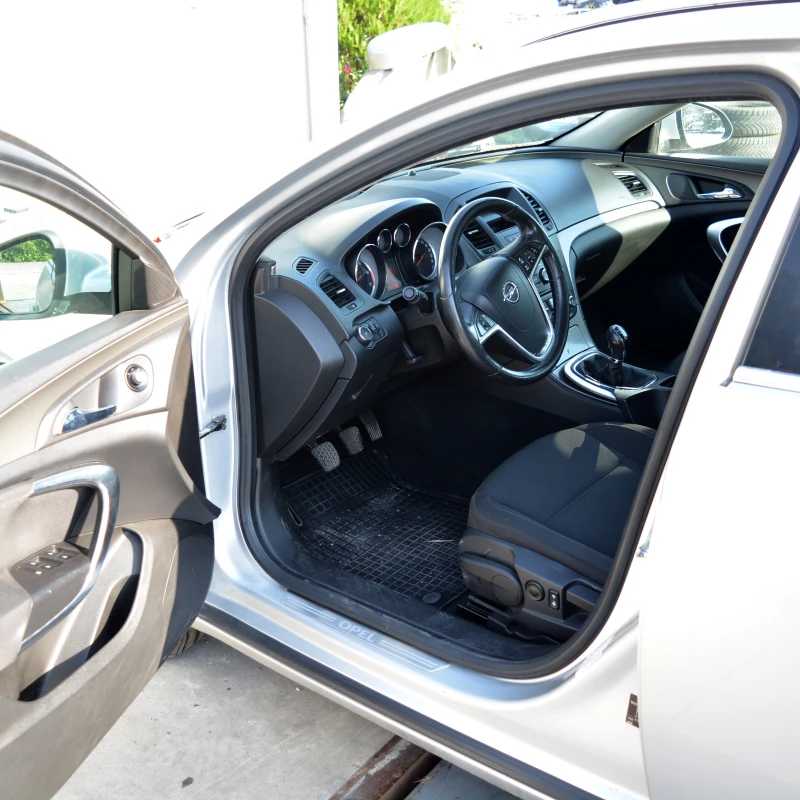 Opel Insignia 2.0 CDTI, снимка 5 - Автомобили и джипове - 51614086