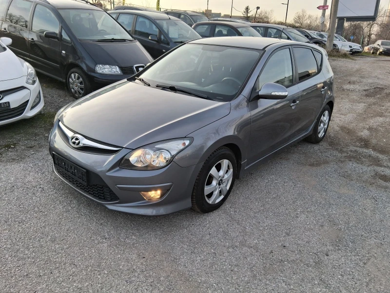 Hyundai I30 1.6 PREMIUM Като нова , снимка 3 - Автомобили и джипове - 52840341