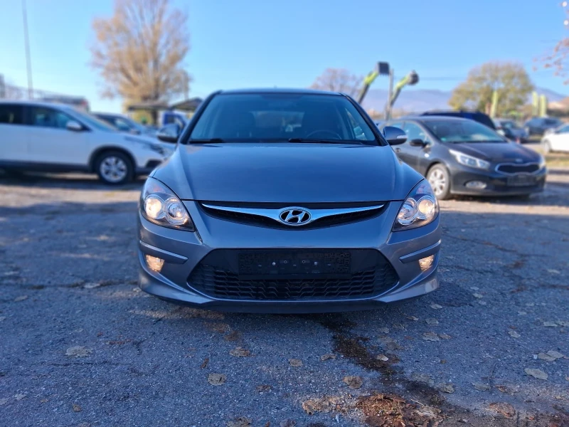 Hyundai I30 1.6 PREMIUM Като нова 