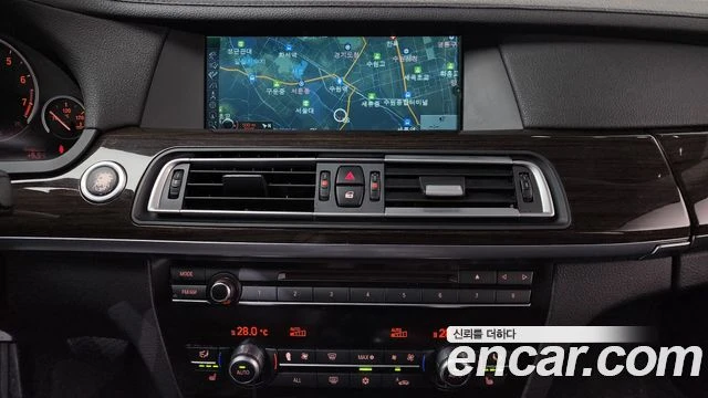 BMW 740, снимка 14 - Автомобили и джипове - 56077761