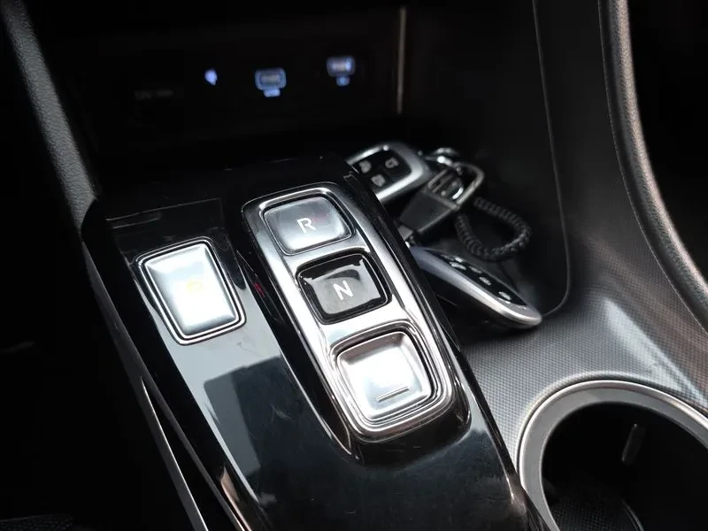 Hyundai Sonata 2.0 PREMIUM, снимка 9 - Автомобили и джипове - 56161147