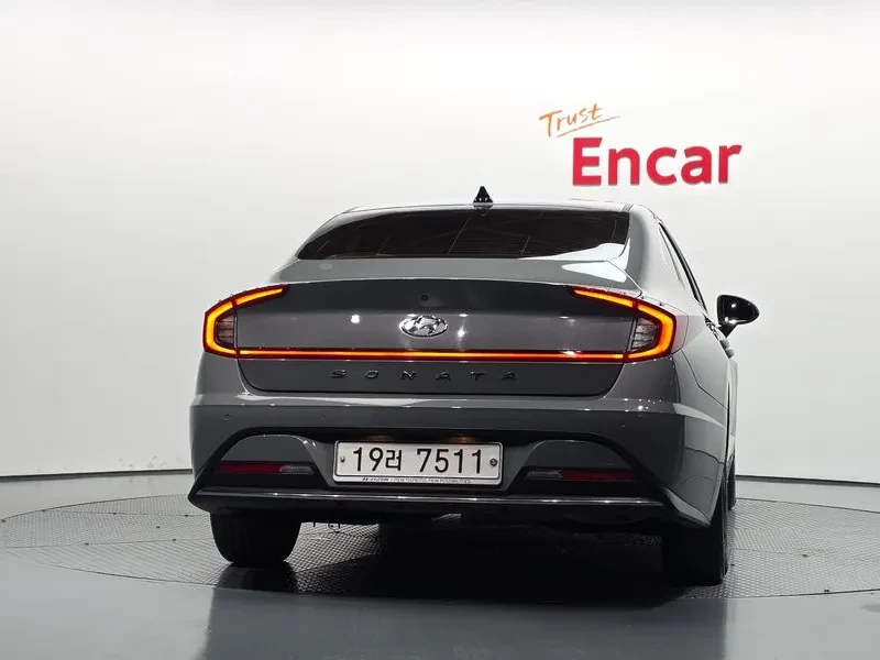 Hyundai Sonata 2.0 PREMIUM, снимка 4 - Автомобили и джипове - 56161147