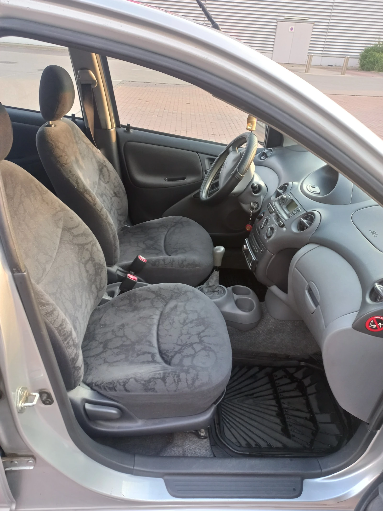 Toyota Yaris 1.4 D4D, КЛИМАТИК - изображение 8