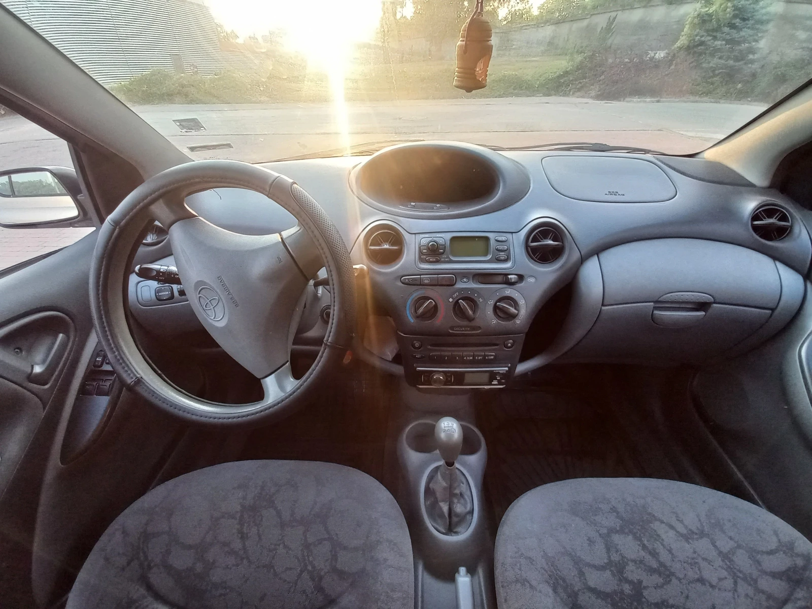 Toyota Yaris 1.4 D4D, КЛИМАТИК - изображение 9