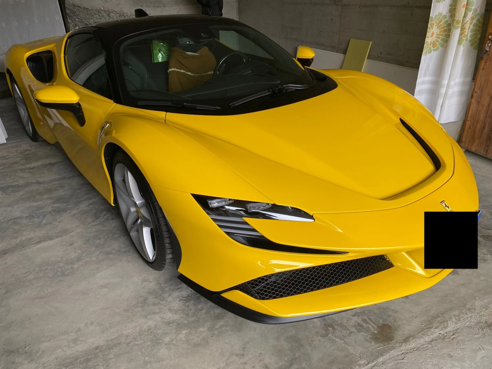 Ferrari SF 90 Stradale 4.0 V8 Plug-in Hybrid - изображение 2