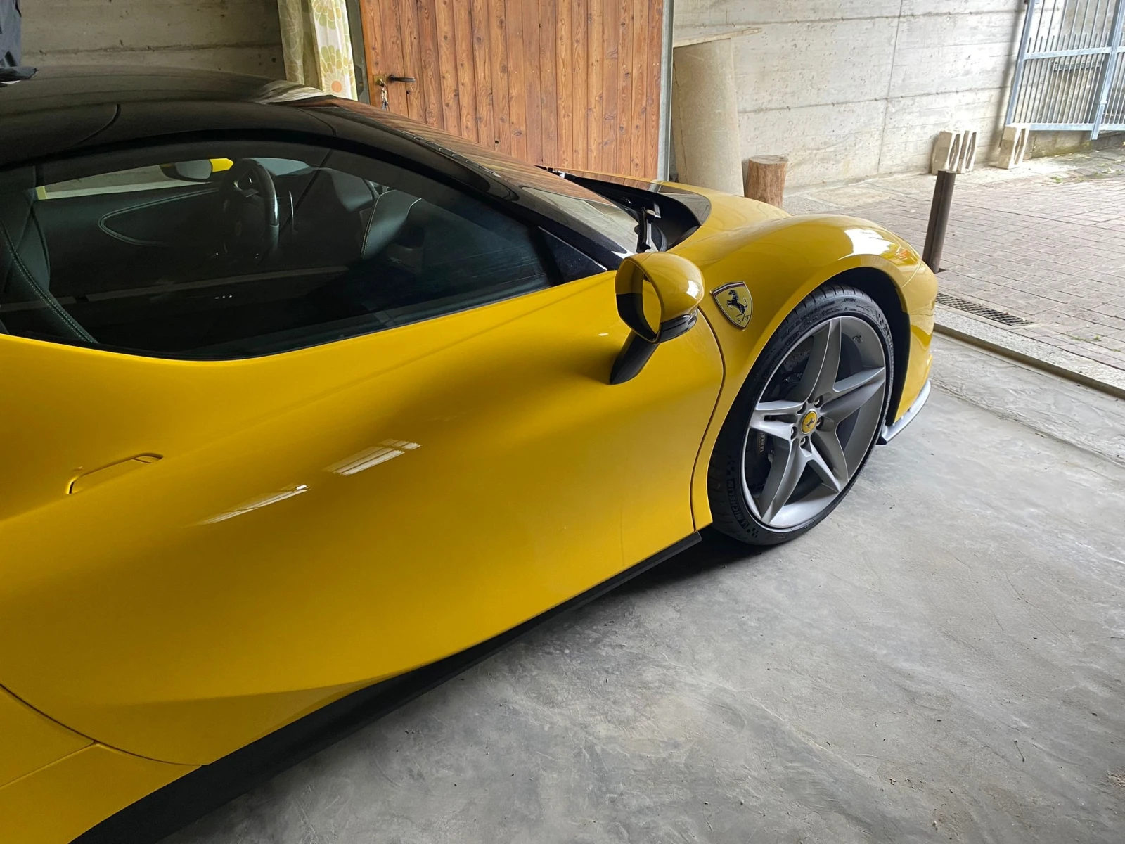 Ferrari SF 90 Stradale 4.0 V8 Plug-in Hybrid - изображение 3