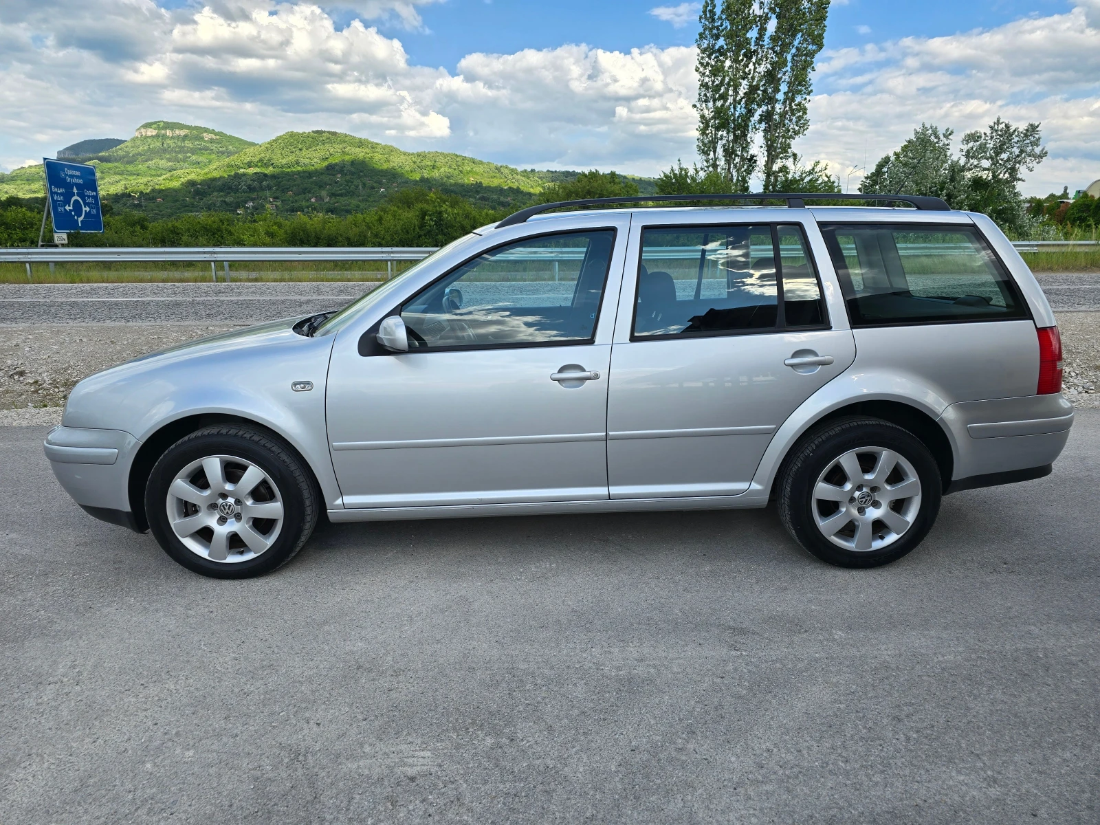 VW Golf 1.6 БЕНЗИН РЕАЛНИ КИЛОМЕТРИ - изображение 2