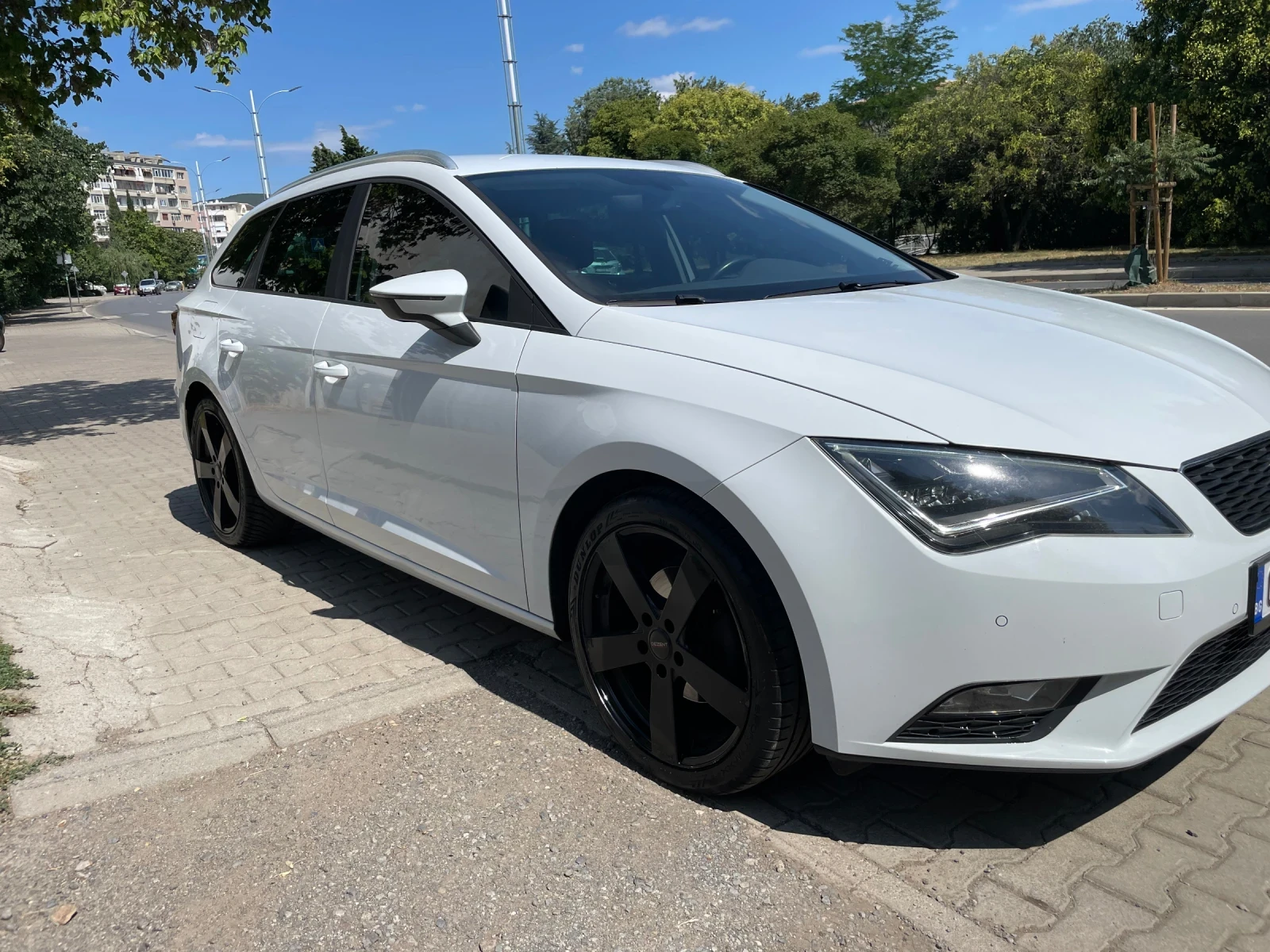 Seat Leon ST 1.6 TDI - изображение 9